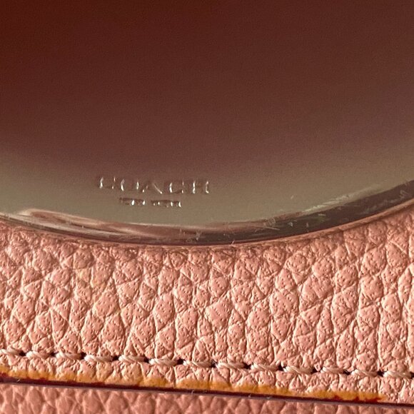 Authen COACH Leather Crossbody Bag. Flap w/Turn Lock Closure. Pink. Excel Cond'n - Picture 8 of 16